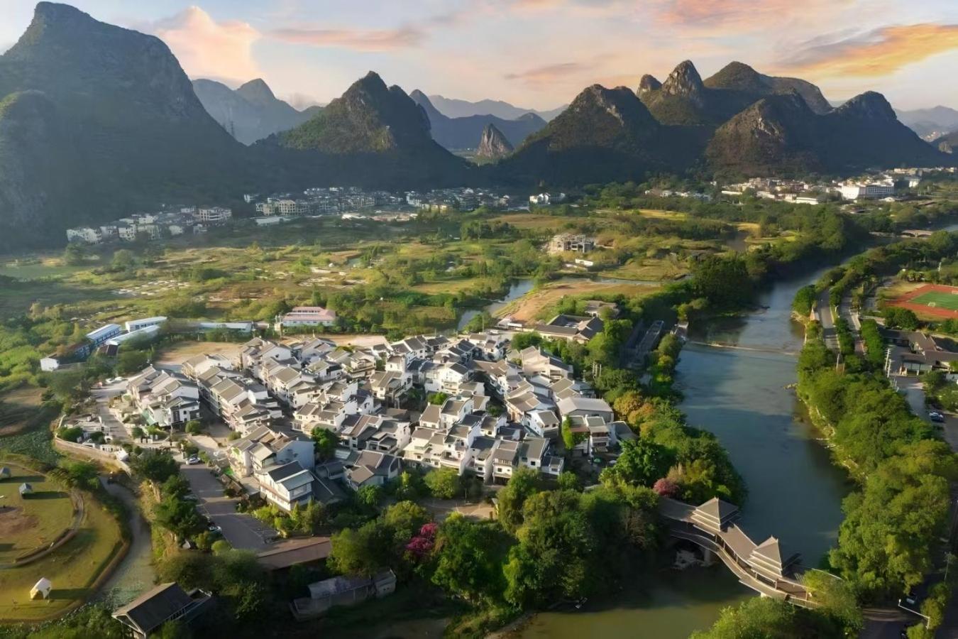 Serene Vale Inn Guilin-Free One Way Pick Up Service To High-Speed Railway Station For 2 Nights Экстерьер фото
